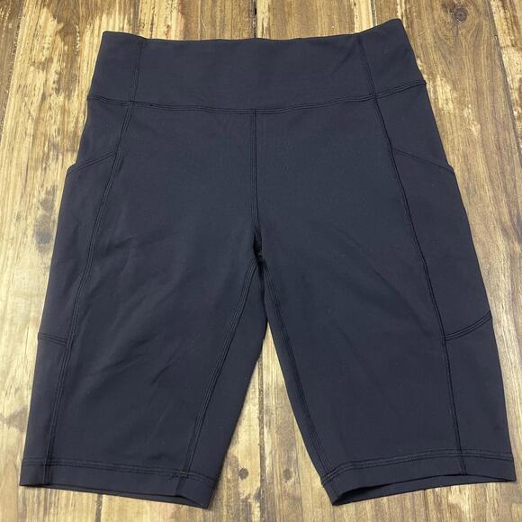 Lululemon Black Women's Activewear Shorts - Picture 1 of 4